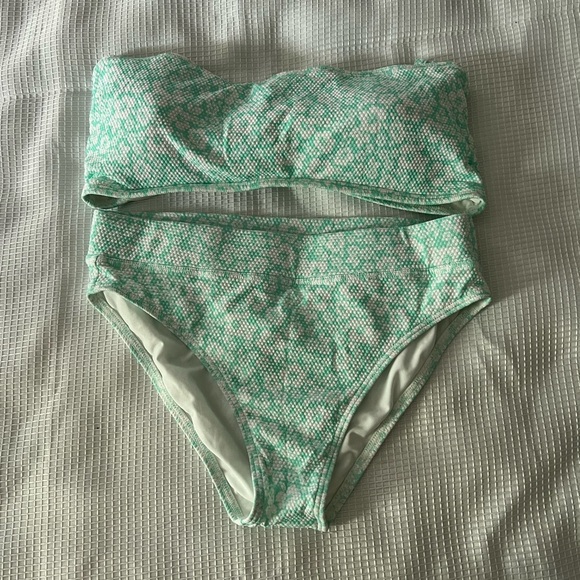 Green Patterned Bikini Set - Picture 7 of 8